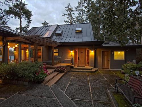 455 Scott Point Dr, Salt Spring, BC 