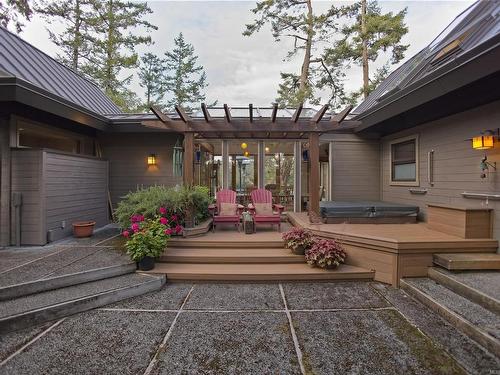 455 Scott Point Dr, Salt Spring, BC 