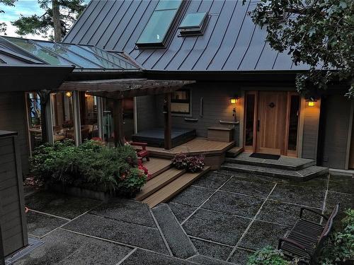 455 Scott Point Dr, Salt Spring, BC 