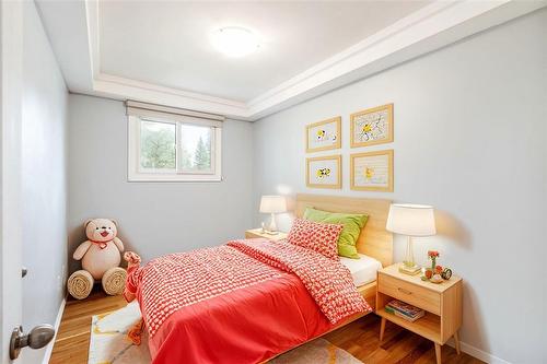 106 Clayton Drive, Winnipeg, MB - Indoor Photo Showing Bedroom