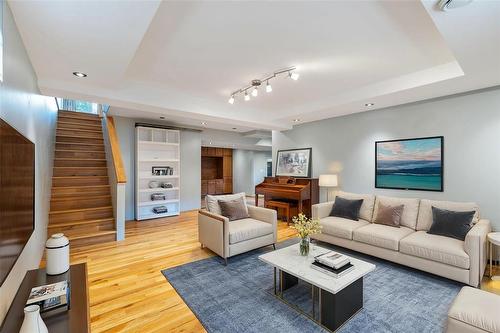 106 Clayton Drive, Winnipeg, MB - Indoor Photo Showing Living Room