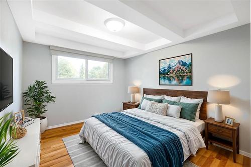 106 Clayton Drive, Winnipeg, MB - Indoor Photo Showing Bedroom