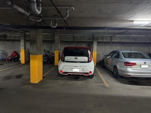 Garage - 211-8960 Boul. St-Michel, Montréal (Villeray/Saint-Michel/Parc-Extension), QC - Indoor Photo Showing Garage