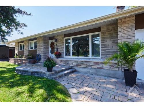 12 Bedale Drive, Ottawa, ON 