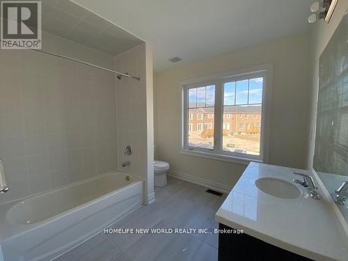 40 Ryler Way, Markham, ON - Indoor Photo Showing Bathroom