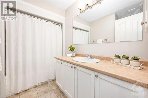 960 Linaria Walk, Ottawa, ON - Indoor Photo Showing Bathroom