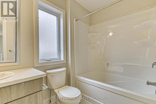 350 Edgevalley Road, London, ON - Indoor Photo Showing Bathroom