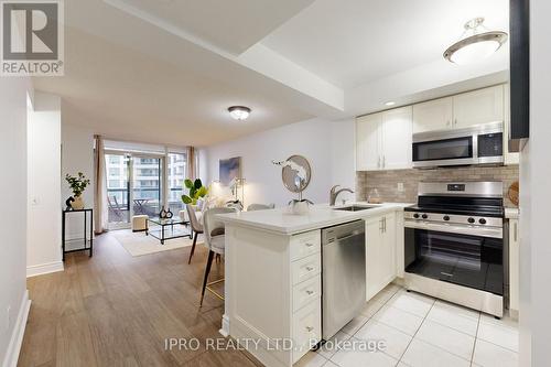 1807 - 5 Northtown Way, Toronto, ON - Indoor Photo Showing Kitchen