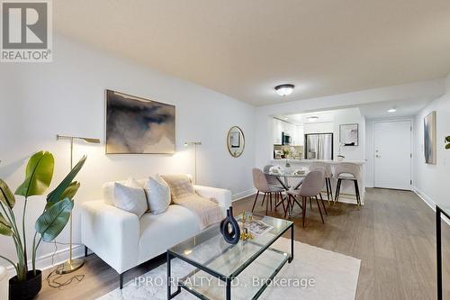 1807 - 5 Northtown Way, Toronto, ON - Indoor Photo Showing Living Room