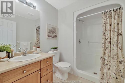 361 White Crescent, Amherstburg, ON - Indoor Photo Showing Bathroom