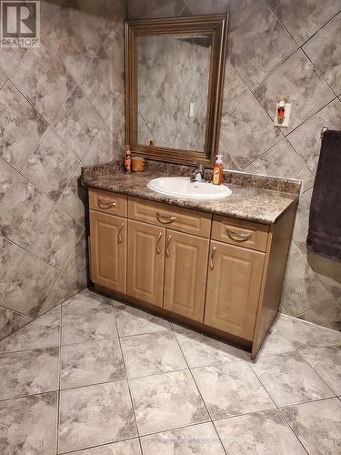 74 Clute Crescent, Barrie, ON - Indoor Photo Showing Bathroom