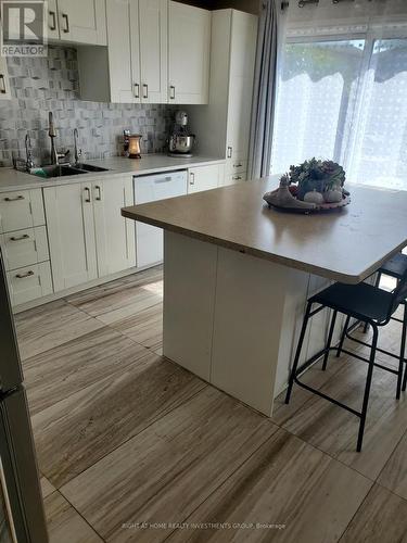 74 Clute Crescent, Barrie, ON - Indoor Photo Showing Kitchen With Double Sink