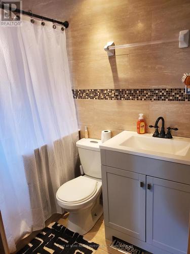 74 Clute Crescent, Barrie, ON - Indoor Photo Showing Bathroom