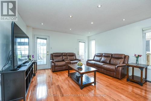 1262 Foxglove Place, Mississauga, ON - Indoor Photo Showing Living Room