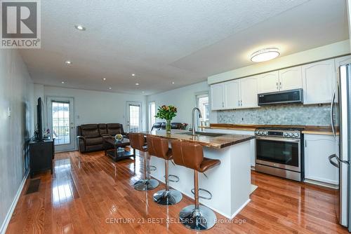 1262 Foxglove Place, Mississauga, ON - Indoor Photo Showing Kitchen With Upgraded Kitchen