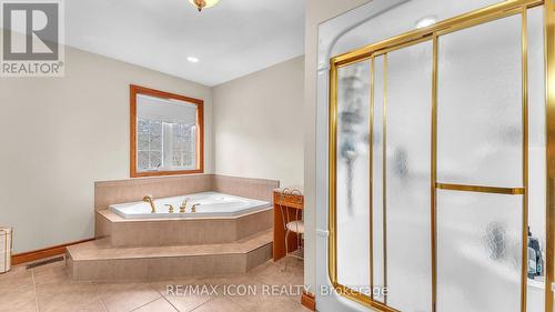 145 West Park Drive, North Middlesex (Parkhill), ON - Indoor Photo Showing Bathroom