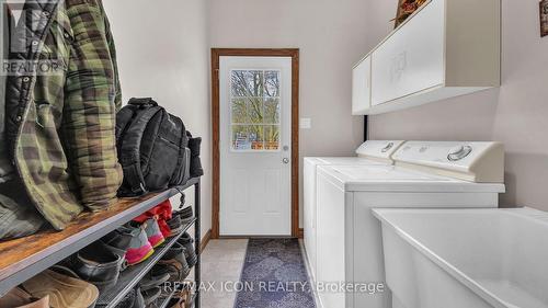 145 West Park Drive, North Middlesex (Parkhill), ON - Indoor Photo Showing Laundry Room