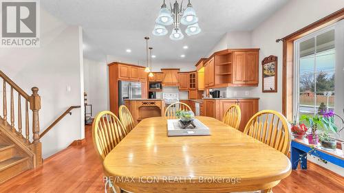 145 West Park Drive, North Middlesex (Parkhill), ON - Indoor Photo Showing Dining Room