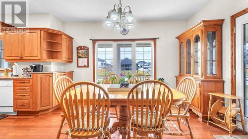 145 West Park Drive, North Middlesex (Parkhill), ON - Indoor Photo Showing Dining Room