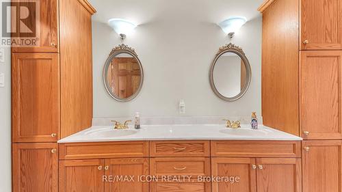 145 West Park Drive, North Middlesex (Parkhill), ON - Indoor Photo Showing Bathroom