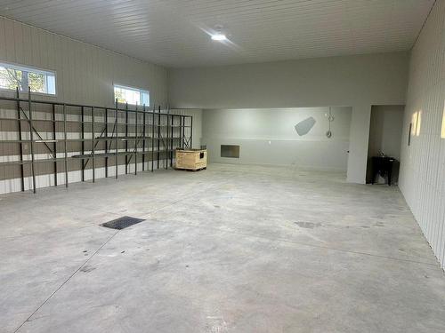 Warehouse - A-721 Ch. Lakeside, Lac-Brome, QC - Indoor