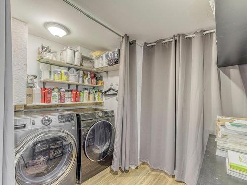 Laundry room - 1062 17E Avenue, Laval (Fabreville), QC - Indoor Photo Showing Laundry Room