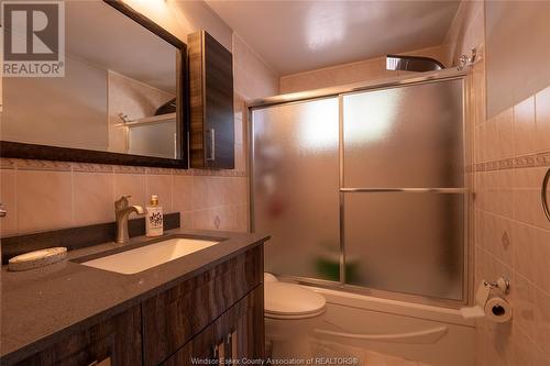 10125 Caledon Court, Windsor, ON - Indoor Photo Showing Bathroom