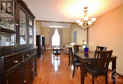 909 Markwick Crescent, Ottawa, ON - Indoor Photo Showing Dining Room