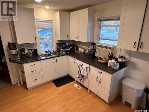 1508 H Avenue N, Saskatoon, SK - Indoor Photo Showing Kitchen With Double Sink