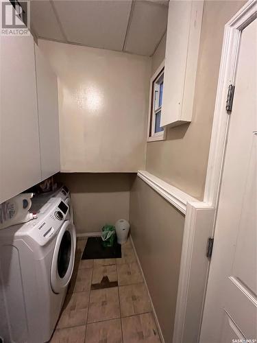 1508 H Avenue N, Saskatoon, SK - Indoor Photo Showing Laundry Room