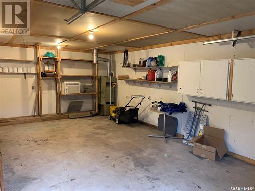 1508 H Avenue N, Saskatoon, SK - Indoor Photo Showing Garage