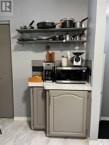 67 Osborne Crescent, Regina, SK - Indoor Photo Showing Kitchen