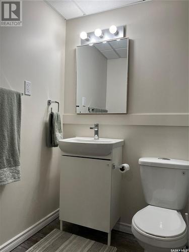 67 Osborne Crescent, Regina, SK - Indoor Photo Showing Bathroom