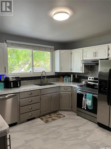 67 Osborne Crescent, Regina, SK - Indoor Photo Showing Kitchen