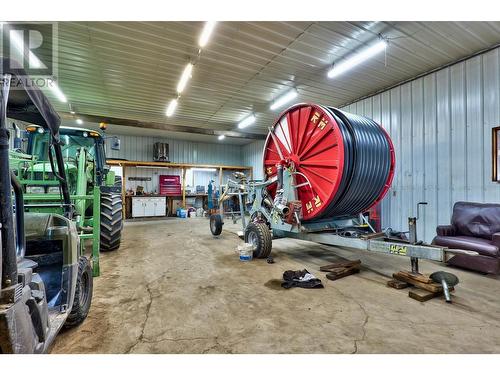 6332/6349 Beaton Road, Kamloops, BC - Indoor Photo Showing Garage