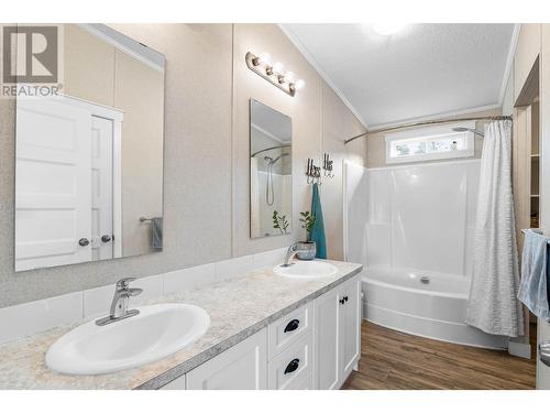 6332/6349 Beaton Road, Kamloops, BC - Indoor Photo Showing Bathroom