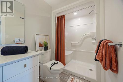 38 Silverleaf Path, St. Thomas, ON - Indoor Photo Showing Bathroom