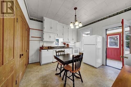 50 Centre Street, Prince Edward County (Picton), ON - Indoor Photo Showing Kitchen