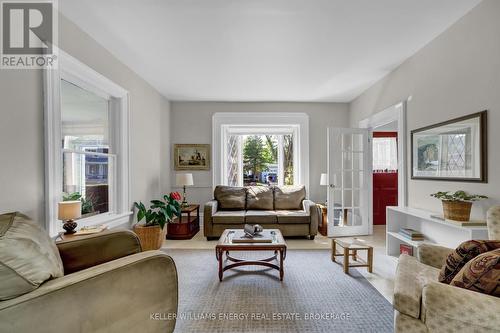 50 Centre Street, Prince Edward County (Picton), ON - Indoor Photo Showing Living Room