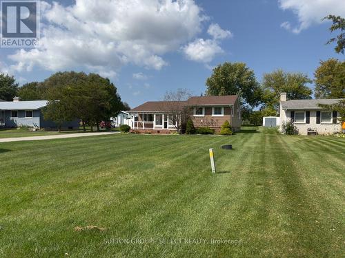 8278 Burwell Road, Lambton Shores (Port Franks), ON - Outdoor