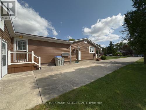 8278 Burwell Road, Lambton Shores (Port Franks), ON - Outdoor