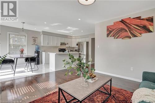 4 Nancroft Crescent, Cambridge, ON - Indoor Photo Showing Living Room