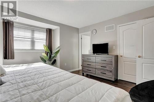 4 Nancroft Crescent, Cambridge, ON - Indoor Photo Showing Bedroom