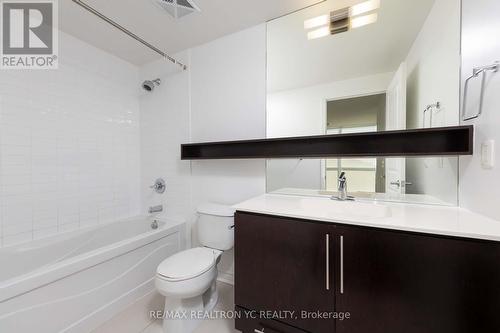 621 - 2885 Bayview Avenue, Toronto, ON - Indoor Photo Showing Bathroom