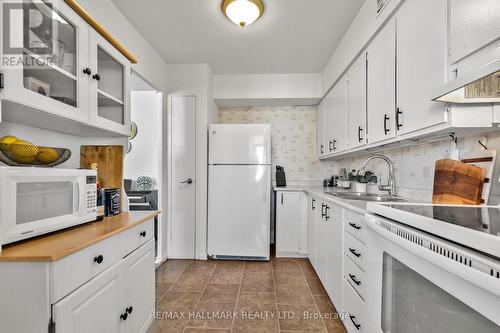 1608 - 1350 York Mills Road, Toronto, ON - Indoor Photo Showing Kitchen