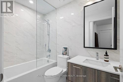 302 - 280 Howland Avenue, Toronto, ON - Indoor Photo Showing Bathroom