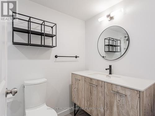 101 - 233 Beecroft Road, Toronto, ON - Indoor Photo Showing Bathroom