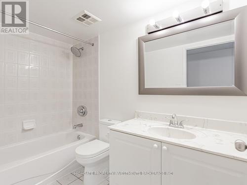 101 - 233 Beecroft Road, Toronto, ON - Indoor Photo Showing Bathroom