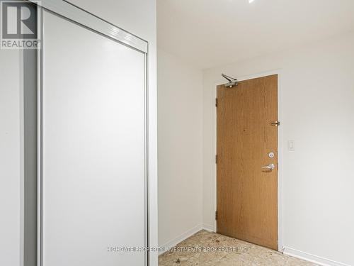 101 - 233 Beecroft Road, Toronto, ON - Indoor Photo Showing Other Room