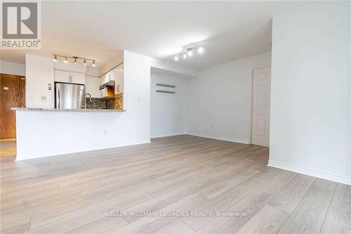 1201 - 7 Lorraine Drive, Toronto, ON - Indoor Photo Showing Kitchen